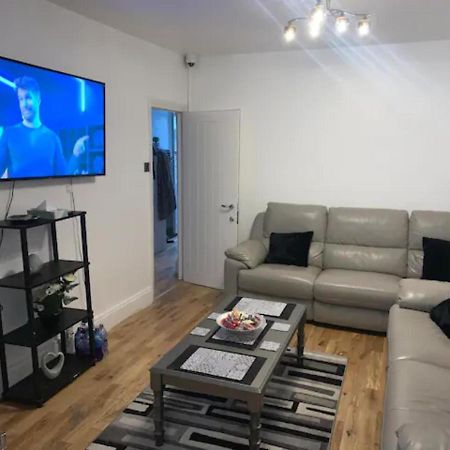 Modern 5 Bedroom Family House - 18 Mins To Station London Ngoại thất bức ảnh