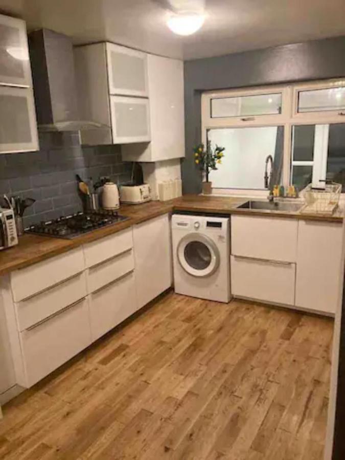 Modern 5 Bedroom Family House - 18 Mins To Station London Ngoại thất bức ảnh