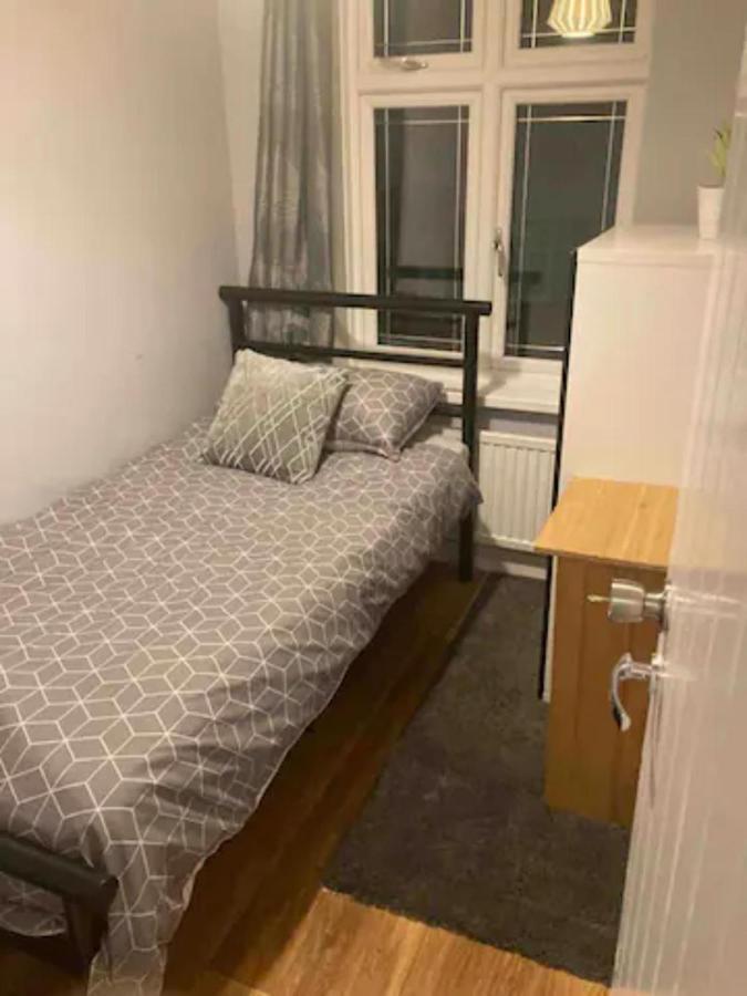 Modern 5 Bedroom Family House - 18 Mins To Station London Ngoại thất bức ảnh