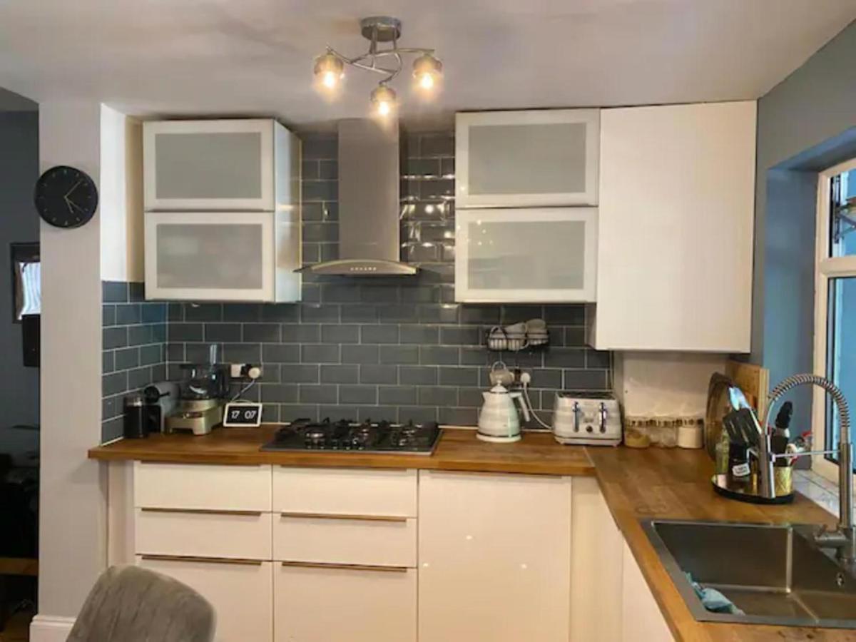 Modern 5 Bedroom Family House - 18 Mins To Station London Ngoại thất bức ảnh